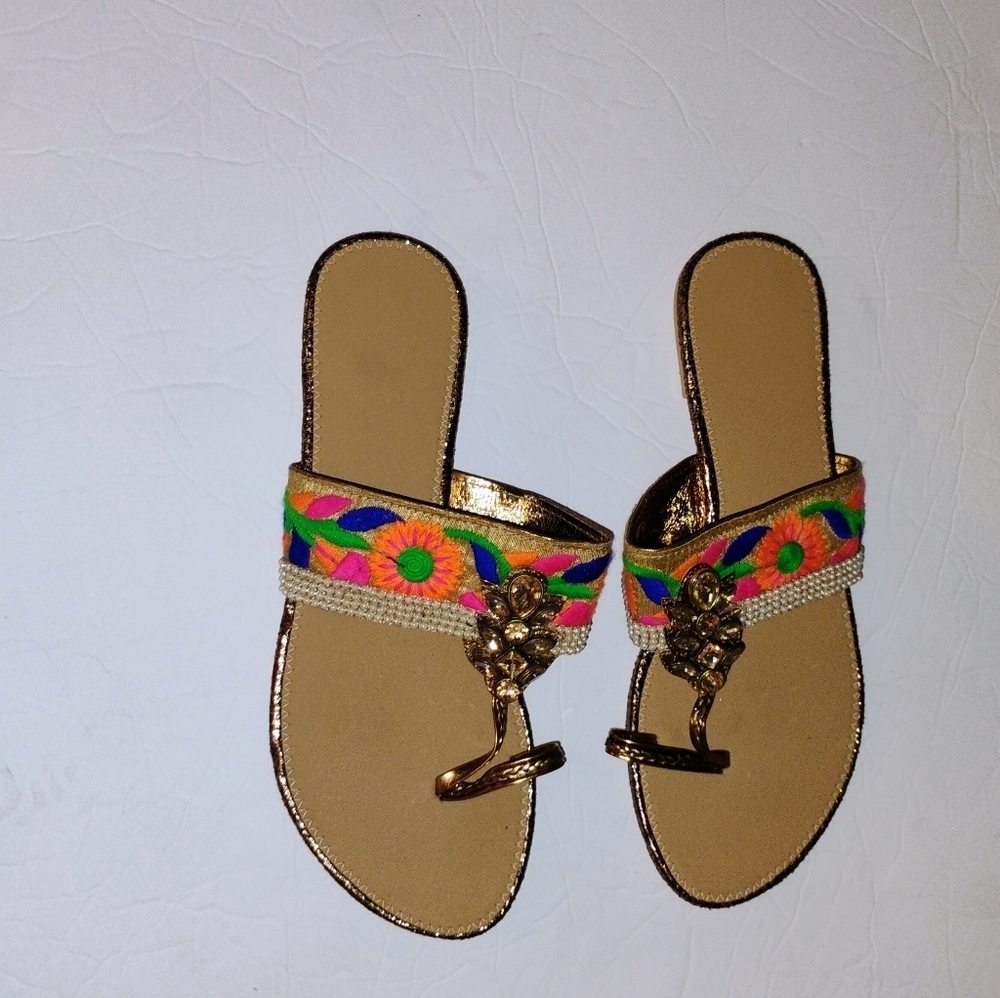Boho Embroidered Beaded Sandals Size 39(8/9 ) Multicolor Vibrant Floral Detail
